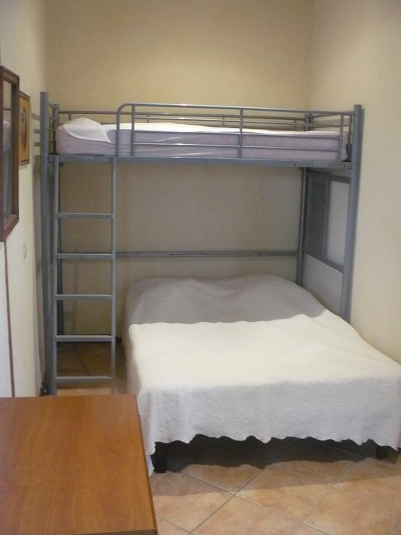 Chambres D'Hotes & Gites Pouget Les Eyzies Zimmer foto